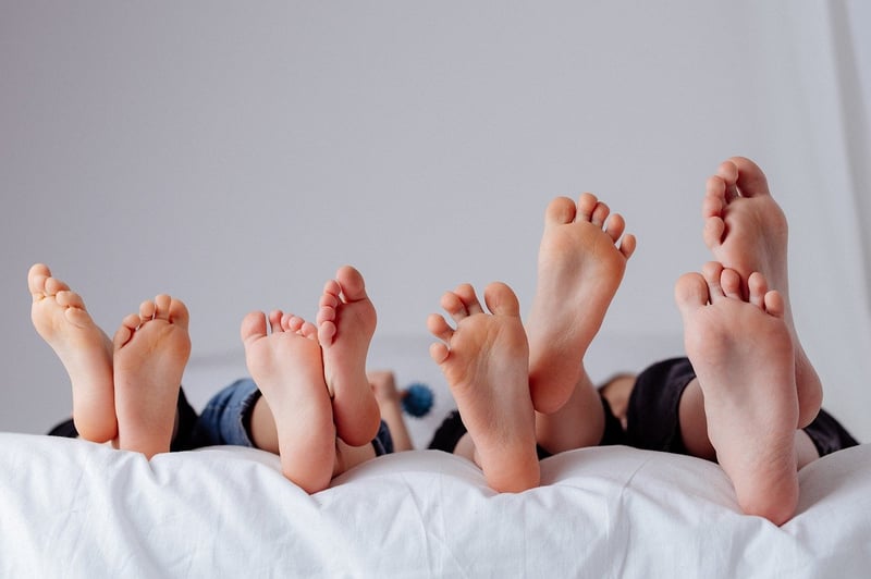 feet